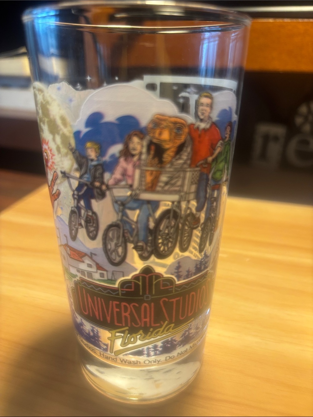 1990 Jaws & E.T. Universal Collector Glasses - Picture 5 of 8